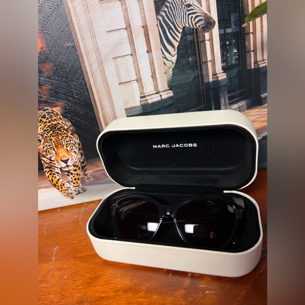 Marc by Marc Jacobs sunglasses with case - Picture 2 of 8